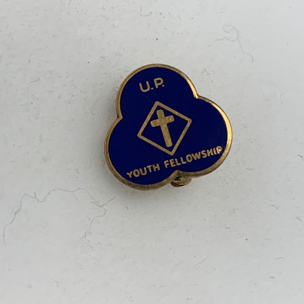 Vintage 10K Yellow Gold U.P. Youth Fellowship Blue Enamel Cross Pin 4688